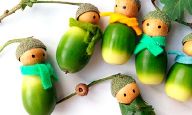 Ideas for original autumn crafts made from acorns